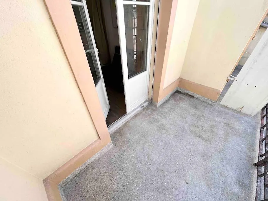 New Studio With Private Bathroom And Balcony Genf Schweiz